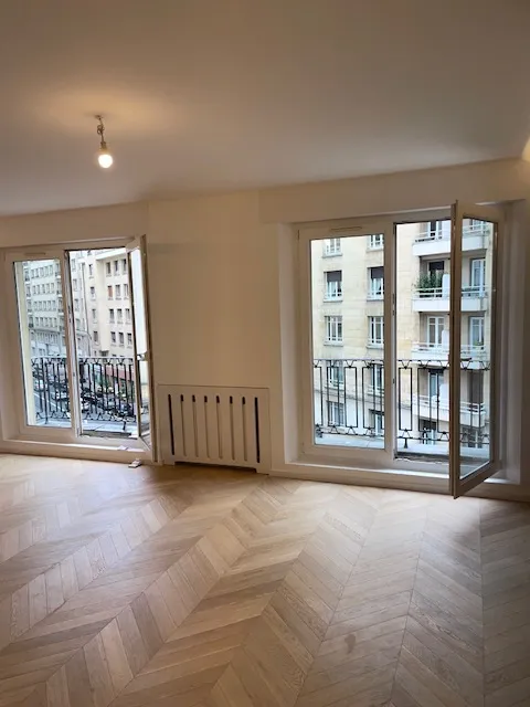 Royal Décoration - Rénovation complète d'un appartement rue de Ségur à Paris